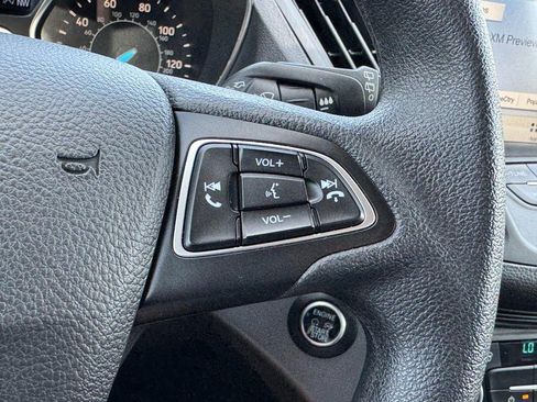 Used 2019 Ford Escape SE FWD image 17