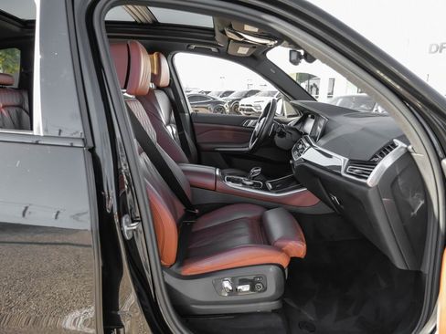 Used 2022 BMW X5 M50i w/ Executive Package image 36