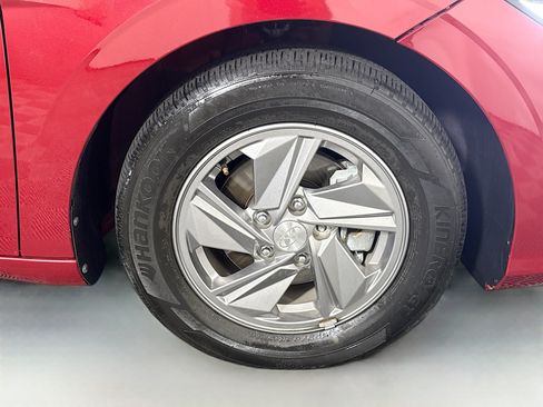 Used 2024 Hyundai Elantra SE FWD image 31