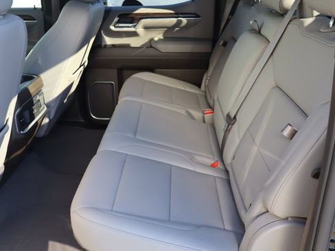 Used 2023 GMC Sierra 1500 SLT w/ SLT Premium Plus Package image 34