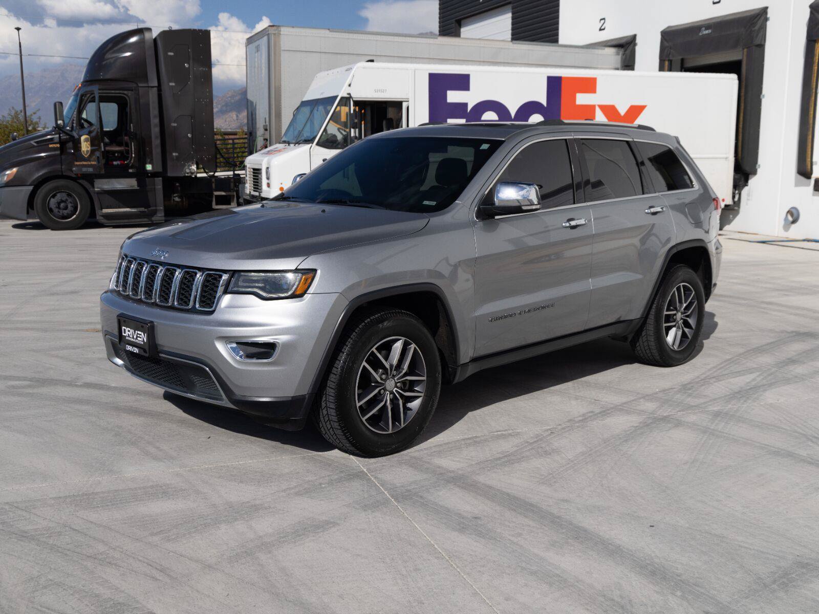 Used 2018 Jeep Grand Cherokee Limited w/ Luxury Group II AWD/4WD image 5