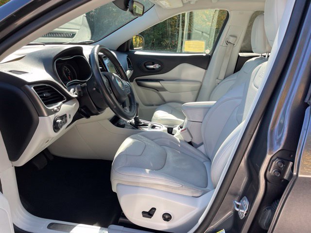 Used 2019 Jeep Cherokee Limited w/ Luxury Group AWD/4WD image 42
