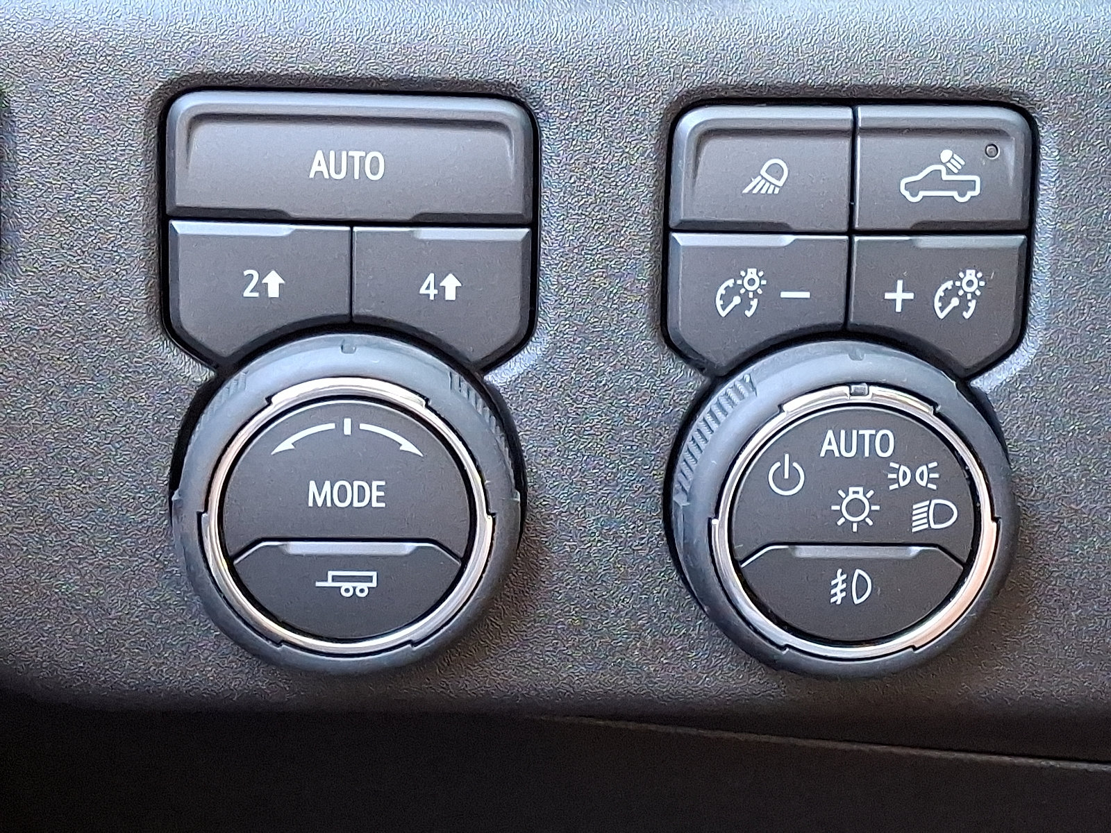 Used 2026 Chevrolet Silverado 1500 LTZ w/ LTZ Premium Package AWD/4WD image 25