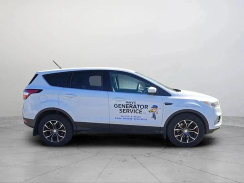 Used 2017 Ford Escape SE w/ SE Cold Weather Package AWD/4WD image 26