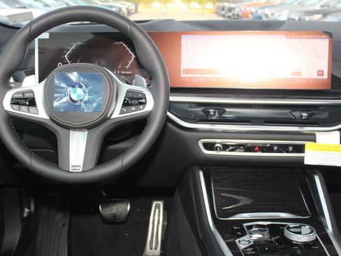 New 2026 BMW X6 xDrive40i w/ Executive Package image 18