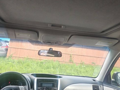 Used 2010 Subaru Forester 2.5X Premium image 9