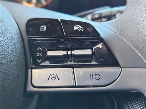 Used 2024 Hyundai Elantra SEL image 15