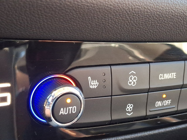 Used 2020 Buick Enclave Essence w/ Sound and Sites Package FWD image 24