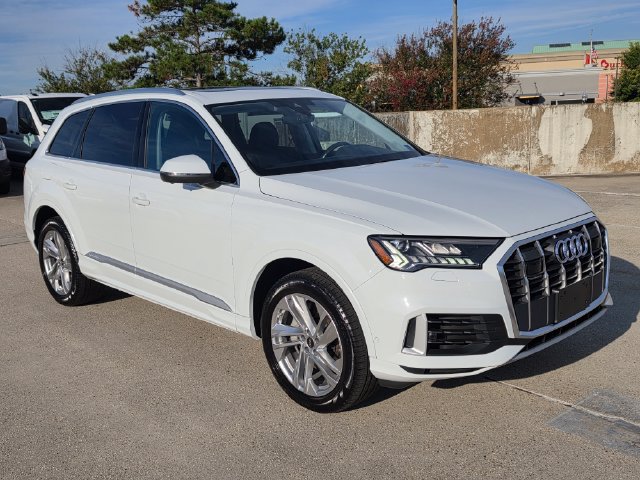 Used 2023 Audi Q7 3.0T Premium Plus w/ Premium Plus Package AWD/4WD image 3