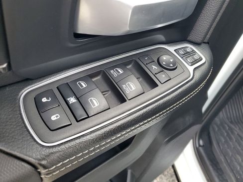 Used 2024 RAM 2500 Rebel AWD/4WD image 9