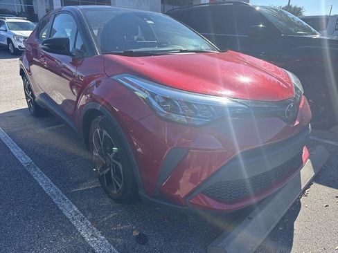 Used 2020 Toyota C-HR XLE image 2