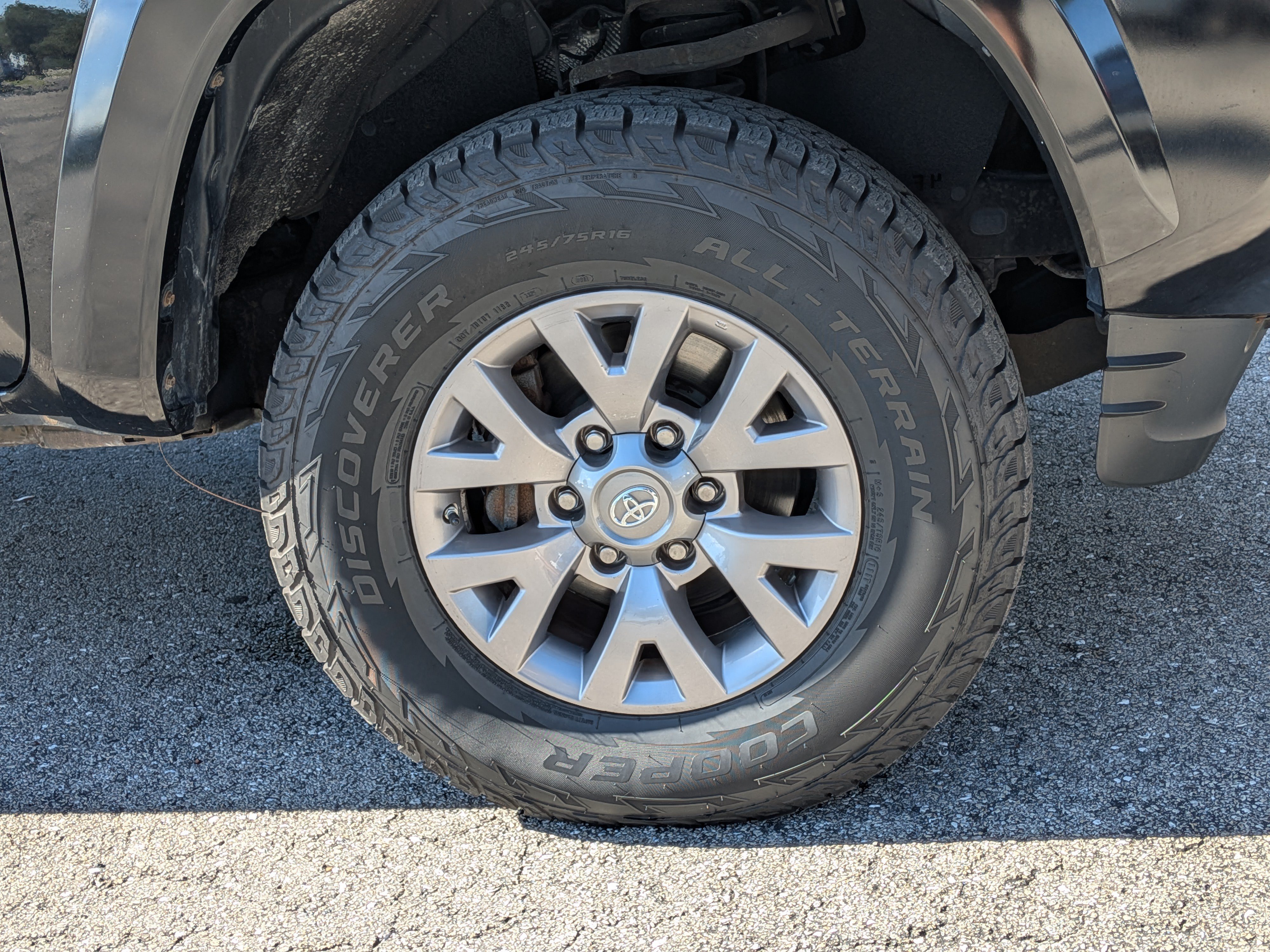 Used 2018 Toyota Tacoma SR5 RWD image 11