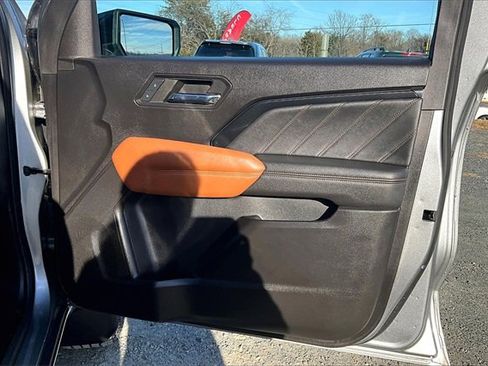 Used 2023 GMC Canyon AT4 image 21