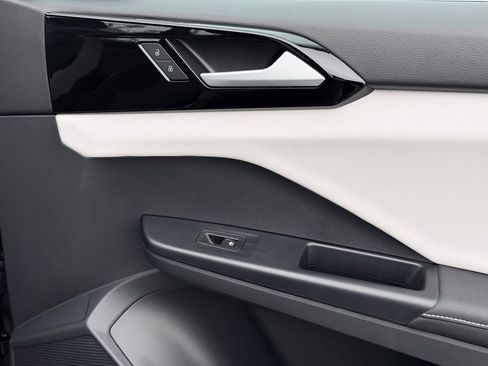 New 2026 Volkswagen Taos S FWD image 25