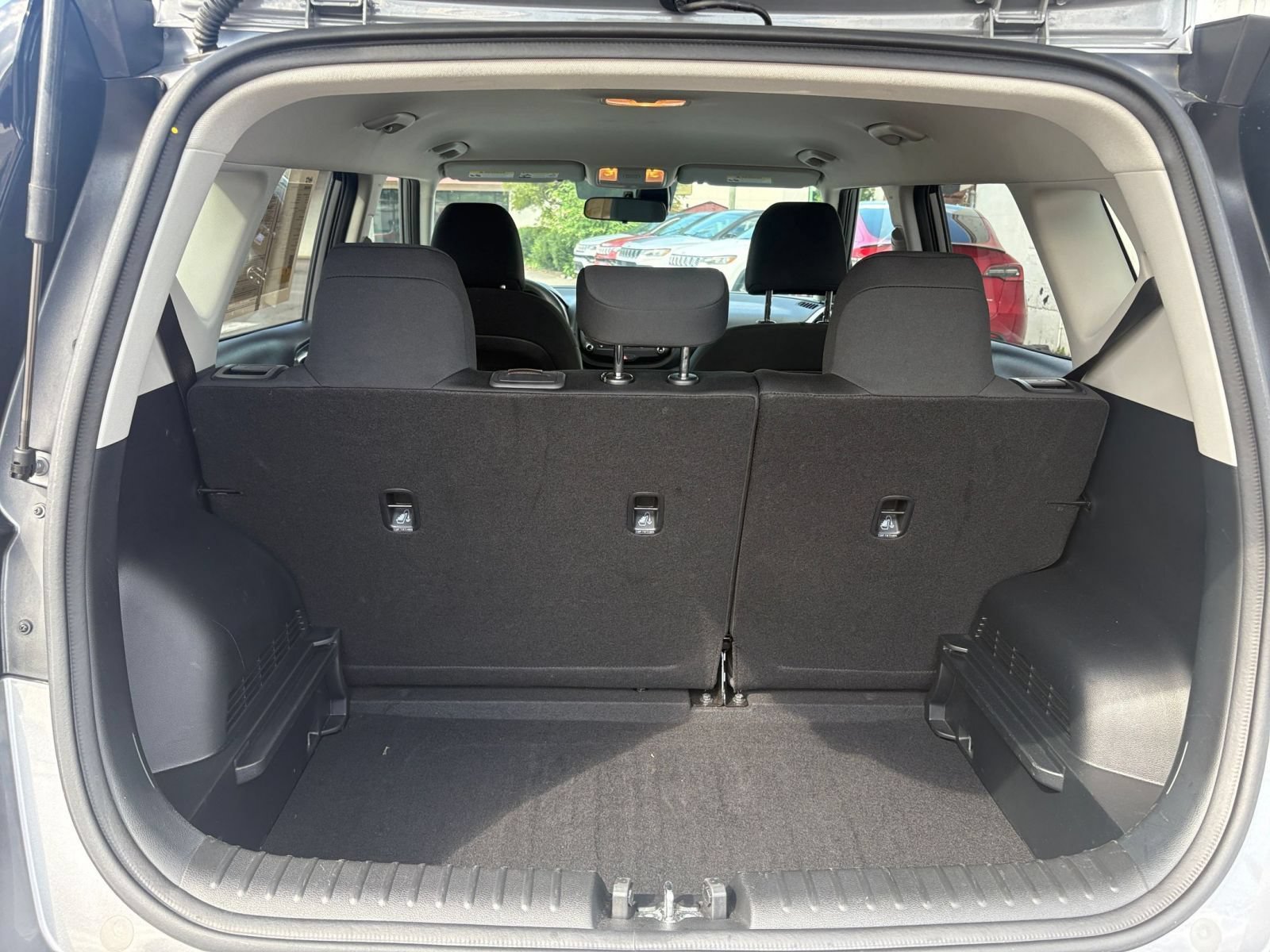 Used 2025 Kia Soul LX w/ LX Technology Package FWD image 28