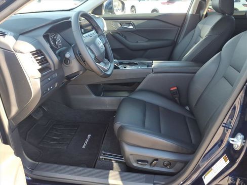 Certified 2025 Nissan Rogue SV w/ SV Premium Package image 5