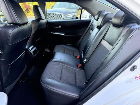 Used 2012 Toyota Camry SE FWD image 17