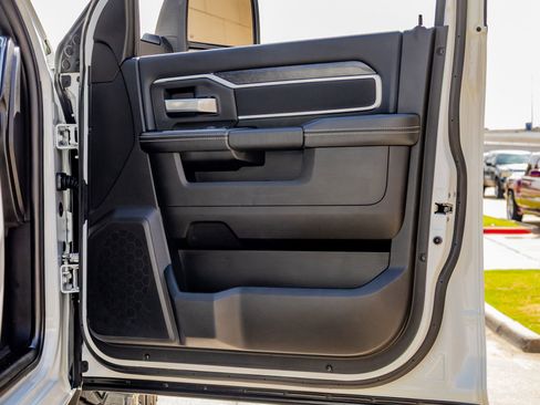 Used 2024 RAM 2500 Big Horn w/ Night Edition image 39