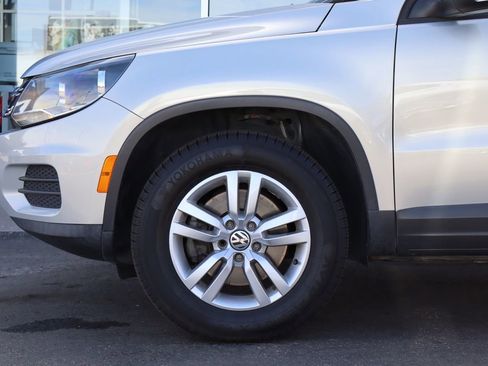 Used 2012 Volkswagen Tiguan S image 19