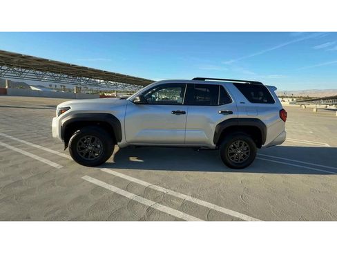 Used 2025 Toyota 4Runner SR5 image 5
