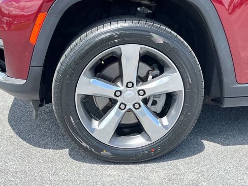 Used 2022 Jeep Grand Cherokee L Limited image 11