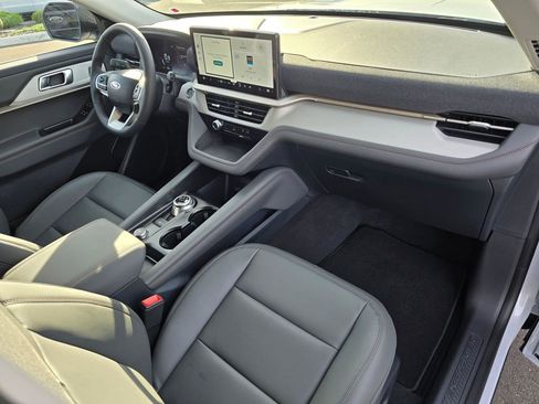New 2026 Ford Explorer Active w/ Active Comfort Package AWD/4WD image 15