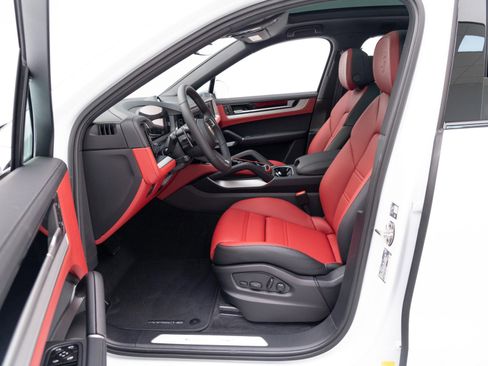 New 2026 Porsche Cayenne E-Hybrid Coupe image 17