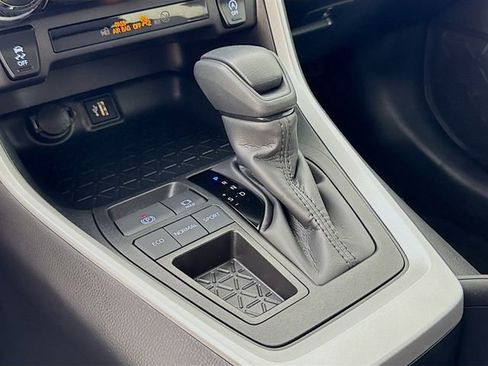 Used 2025 Toyota RAV4 XLE w/ Convenience Package image 26