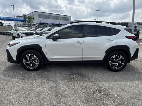 Used 2024 Subaru Crosstrek 2.0i Premium image 6