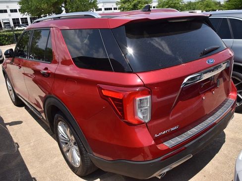 Used 2021 Ford Explorer Limited w/ Equipment Group 301A RWD image 6