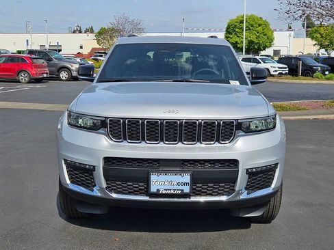 New 2025 Jeep Grand Cherokee L Limited w/ Trailer Tow Package AWD/4WD image 9