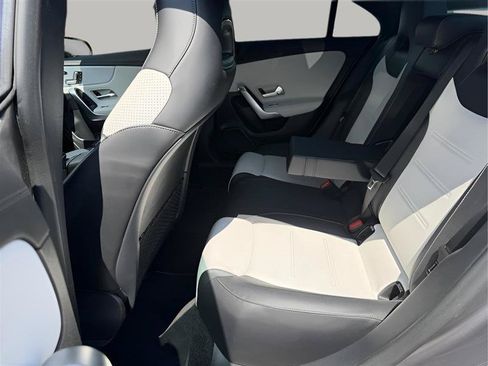 Used 2020 Mercedes-Benz CLA 250 image 24