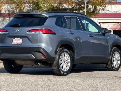Certified 2022 Toyota Corolla Cross LE image 3