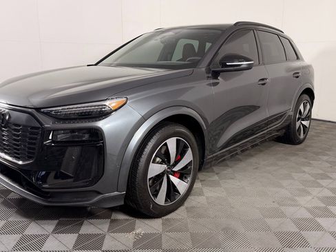 Used 2025 Audi SQ6 e-tron Prestige w/ Black Optic Package AWD/4WD image 4