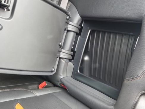 Used 2025 GMC Sierra 2500 AT4 w/ Technology Package image 27