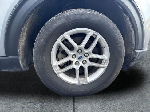 Used 2025 Ford Explorer Active image 9