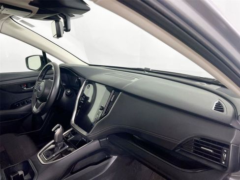 Used 2025 Subaru Outback Premium AWD/4WD image 27
