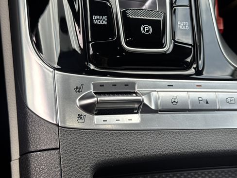 Certified 2024 Kia Carnival SX Prestige image 32