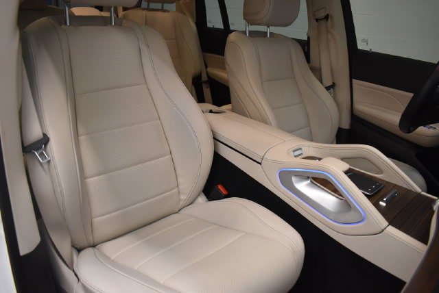 Used 2024 Mercedes-Benz GLS 450 4MATIC image 6