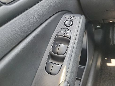 Used 2024 Nissan Altima 2.5 SV FWD image 12