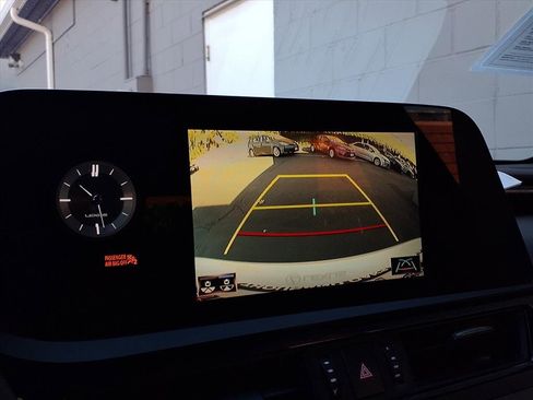 Used 2022 Lexus ES 300h 300h image 8