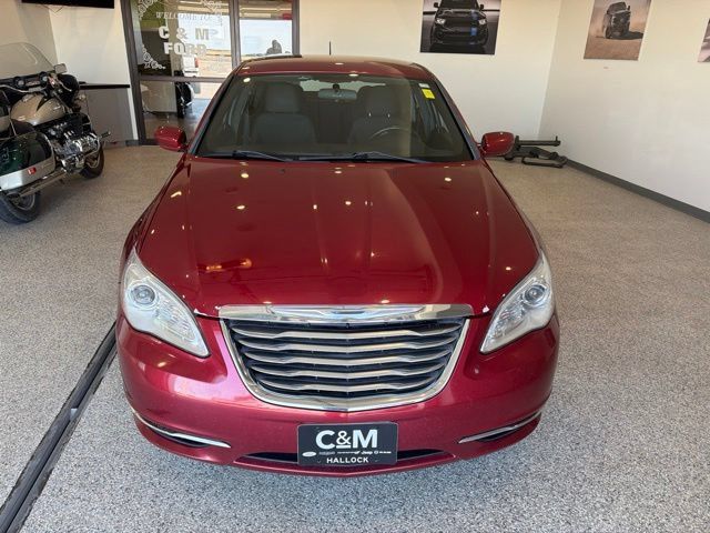 Used 2012 Chrysler 200 Touring FWD image 2