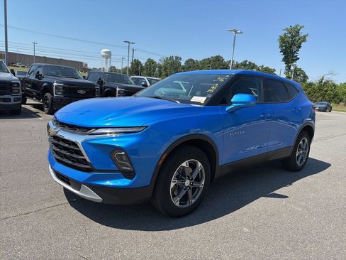 Used 2025 Chevrolet Blazer LT AWD/4WD image 5