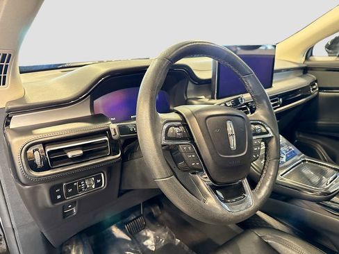Used 2023 Lincoln Nautilus AWD w/ Premium Package image 9