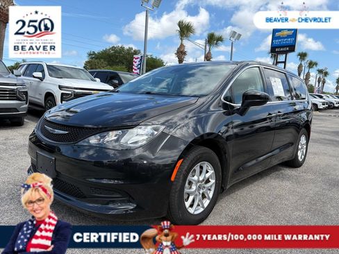 Used 2023 Chrysler Voyager LX FWD image 1