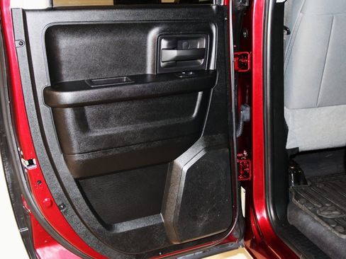 Used 2018 RAM 1500 Express image 47