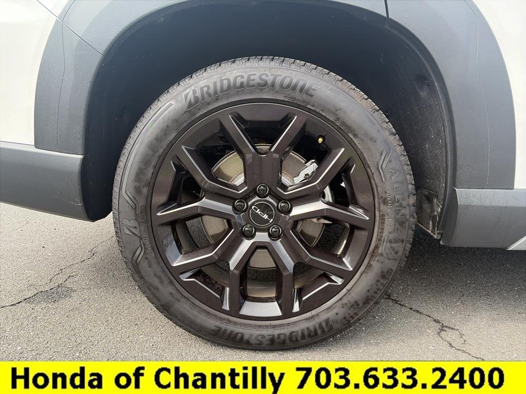 Certified 2025 Honda Pilot Touring image 28