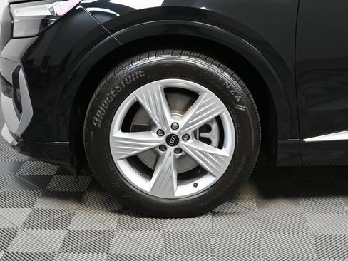 Used 2024 Audi Q4 e-tron Premium image 34