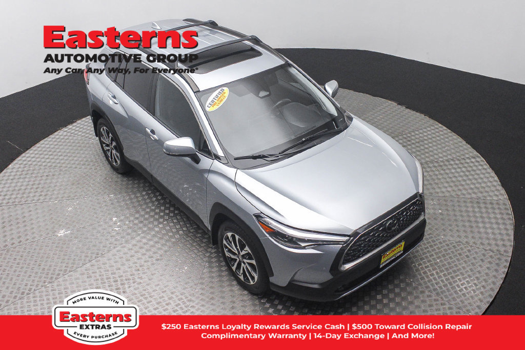 Used 2023 Toyota Corolla Cross XLE w/ Convenience Package AWD/4WD image 4