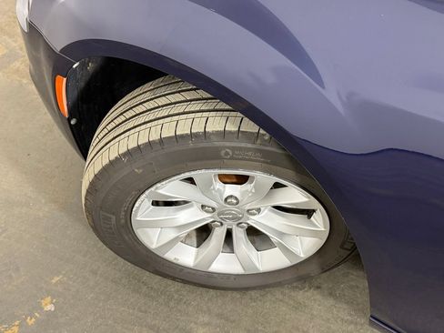 Used 2016 Chrysler 300 Limited RWD image 44
